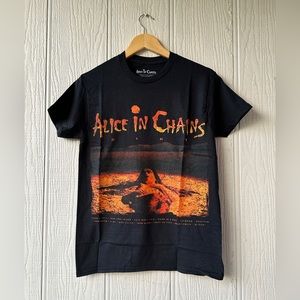 NWOT Alice In Chains Dirt Tracklist Graphic Tee